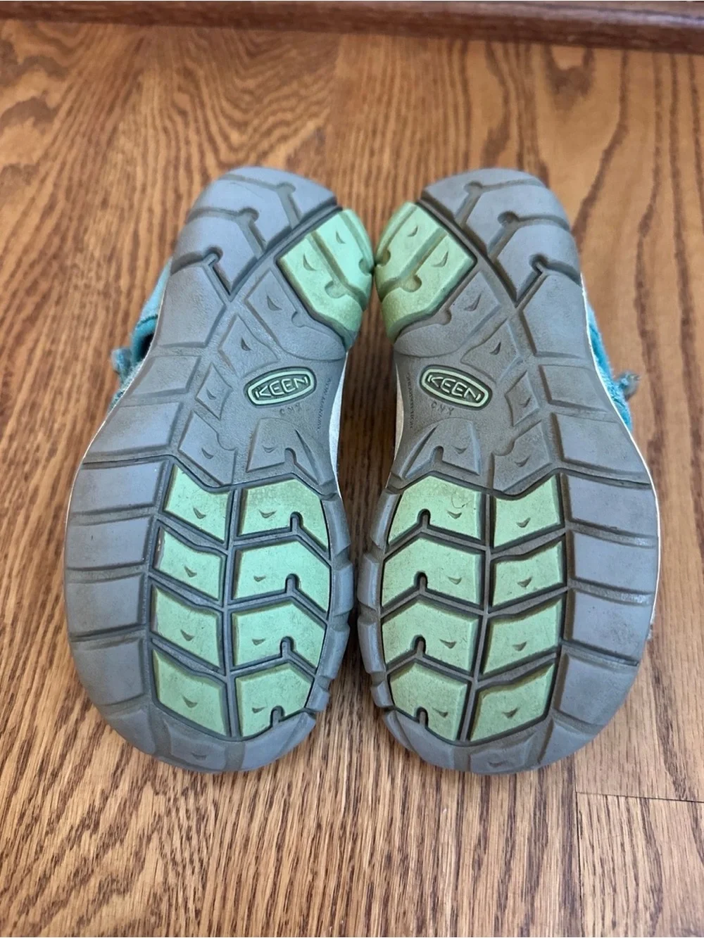 KEEN Seacamp CNX Sandals Girls Size 10 Turquoise